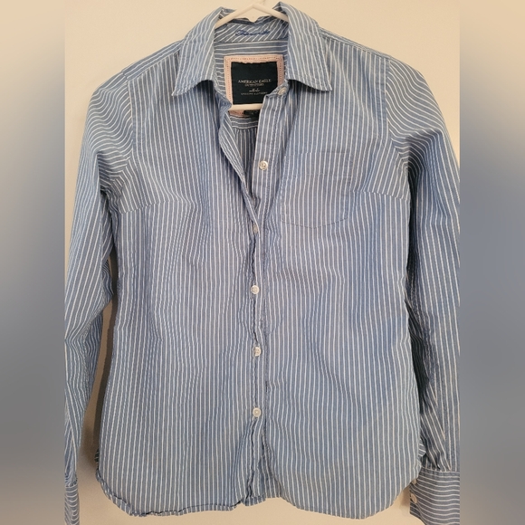 American Eagle size 2 button down - Picture 3 of 9